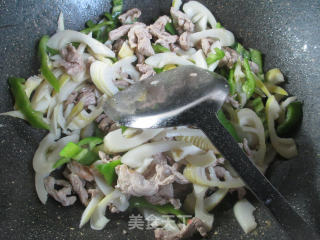 青椒肉丝炒雷笋的做法步骤：7