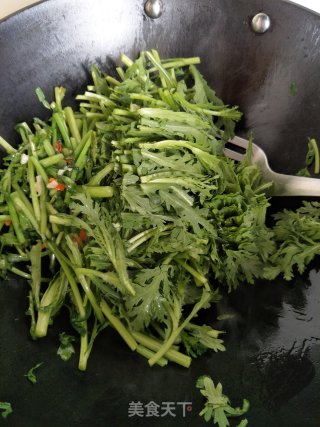 清炒茼蒿的做法步骤：5