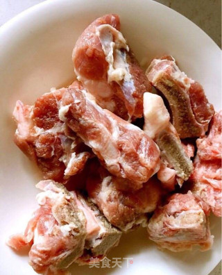 猪骨煲山药的做法步骤：1