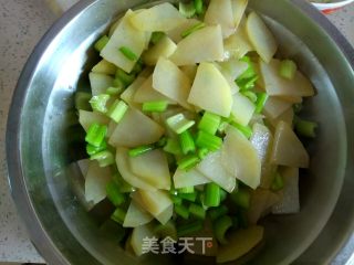 西芹土豆炒肉片的做法步骤：8