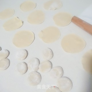 荠菜饺子的做法步骤：16