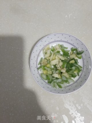 #春时正好#清炒茼蒿的做法步骤：2