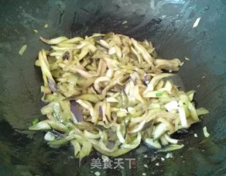 葱香蛋花炒茄子的做法步骤：5