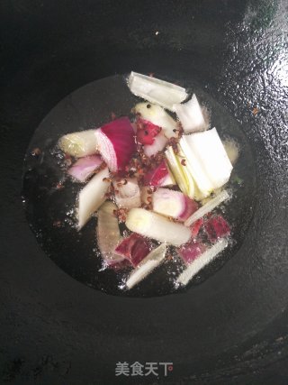 莴笋拌葱油手撕鸡的做法步骤：9