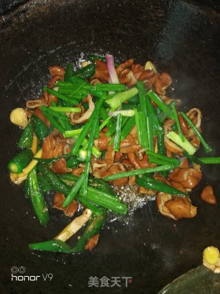 青椒卤肥肠的做法步骤：6
