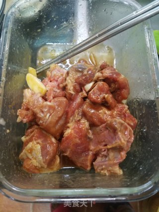 胡萝卜薯仔焖排骨的做法步骤：3