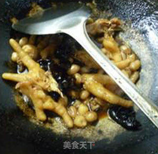黑木耳花生米鸡爪的做法步骤：12