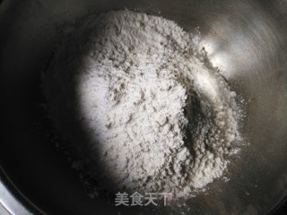 鱼松咸蛋黄馅青团的做法步骤：3