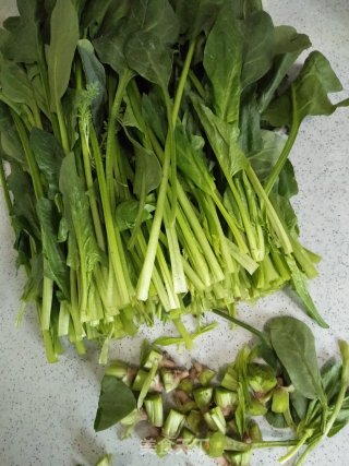 花生米拌菠菜的做法步骤：2