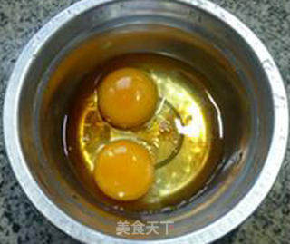 青红椒虾米干炒鸡蛋的做法步骤：4
