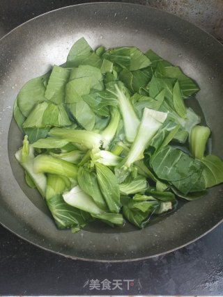 香菇炒上海青的做法步骤：3
