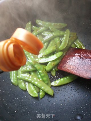 小炒荷兰豆的做法步骤：4