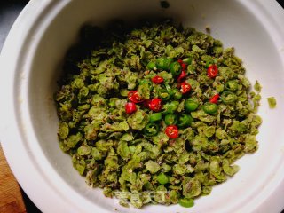 又是一年榆钱绿:玉米面蒸榆钱的做法步骤：8