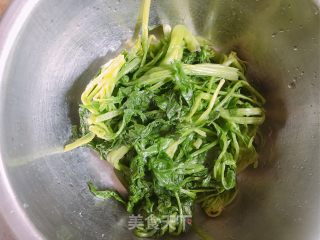 凉拌菠菜的做法步骤：2
