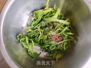 凉拌菠菜的做法步骤：3