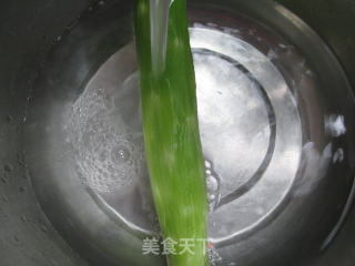 包心肉丸炒莴笋的做法步骤：2