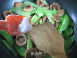 包心肉丸炒莴笋的做法步骤：9
