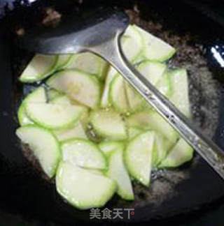 西葫芦炒猪肝的做法步骤：9