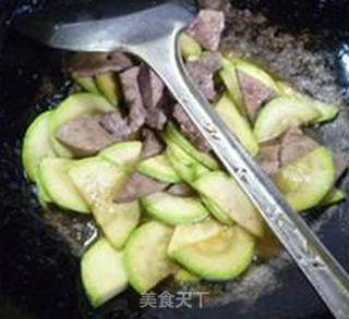 西葫芦炒猪肝的做法步骤：12