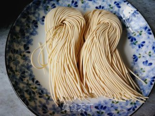 西红柿青椒盖浇面的做法步骤：7