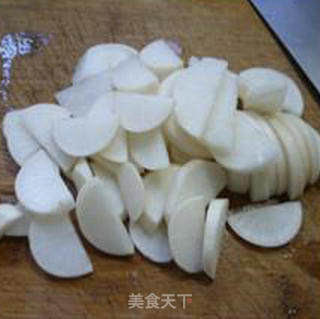 麻辣香肠炒萝卜的做法步骤：5