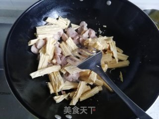 腐竹烧肉的做法步骤：4