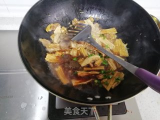 腐竹烧肉的做法步骤：7