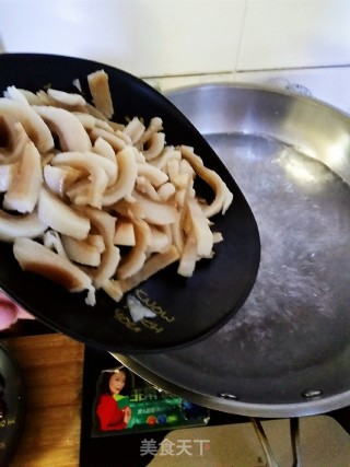 黄豆芽煮肉皮的做法步骤：5