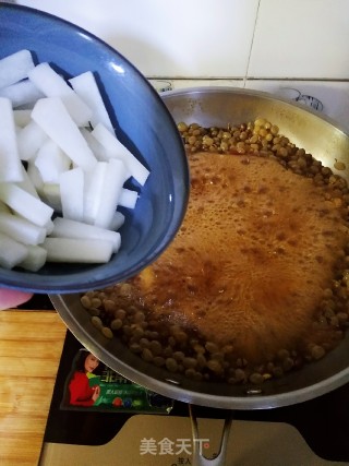 黄豆芽煮肉皮的做法步骤：12