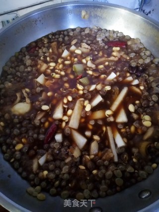 黄豆芽煮肉皮的做法步骤：13