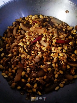 黄豆芽煮肉皮的做法步骤：14