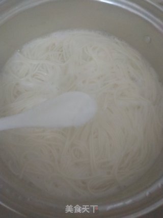 香菇滑肉面的做法步骤：3