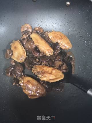 香菇焖鸡中翅的做法步骤：6