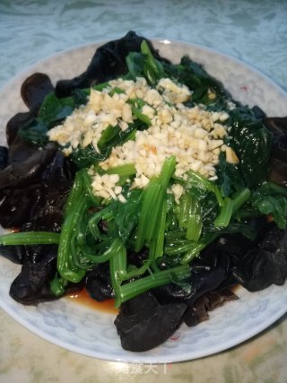 菠菜拌木耳的做法步骤：4