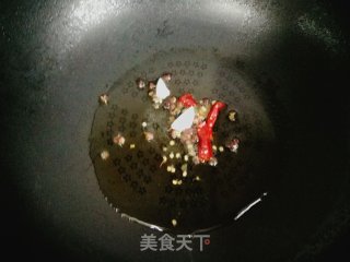 枸杞木耳炒荷兰豆的做法步骤：4
