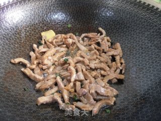 胡萝卜丝炒肉丝的做法步骤：4