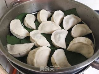 猪肉虾钳草馅蒸饺的做法步骤：9