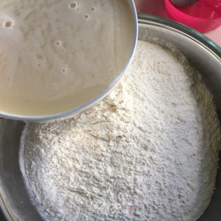芝麻馅喵喵包子的做法步骤：2
