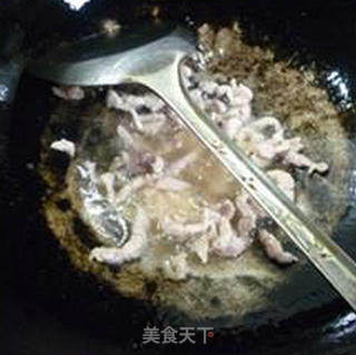 黄花菜瘦肉丝炒芹菜的做法步骤：6