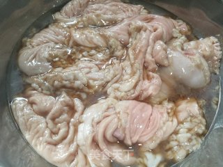 干煸肠头的做法步骤：1