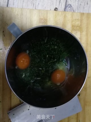 野葱煎鸡蛋的做法步骤：3