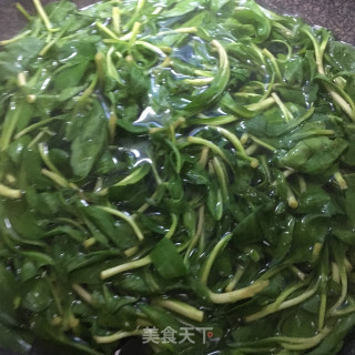 马兰头炒鸡蛋的做法步骤：2