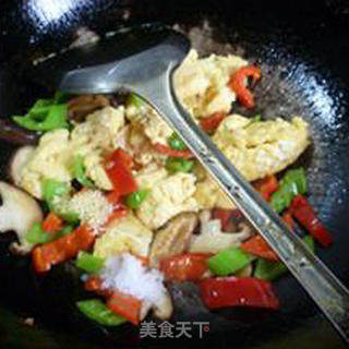 青红椒香菇炒鸡蛋的做法步骤：12