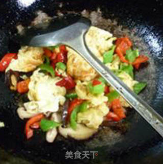 青红椒香菇炒鸡蛋的做法步骤：13