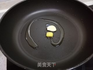 莲藕炒荷兰豆的做法步骤：2