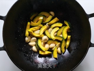 蒜子烧南瓜的做法步骤：6