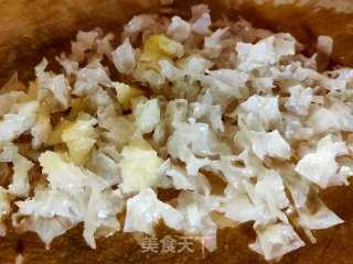枸杞银耳雪梨羹的做法步骤：2