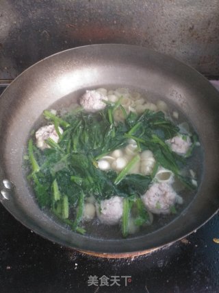 菠菜肉丸猫耳朵的做法步骤：7