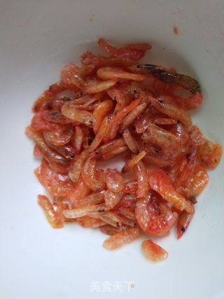 韭菜炒虾皮的做法步骤：1