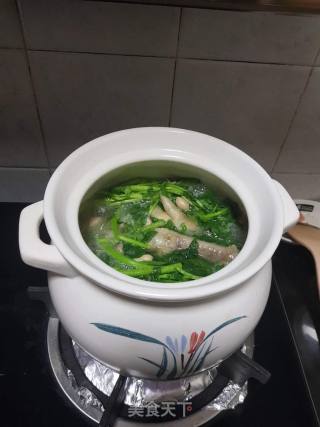 西洋菜煲鸡脚花生眉豆汤的做法步骤：7